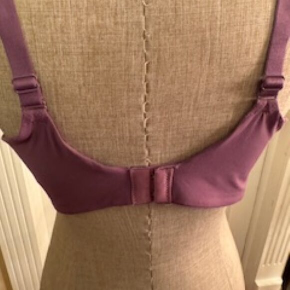Victoria Secret Woman's beautiful plum color bra in size 38D - Picture 2 of 3